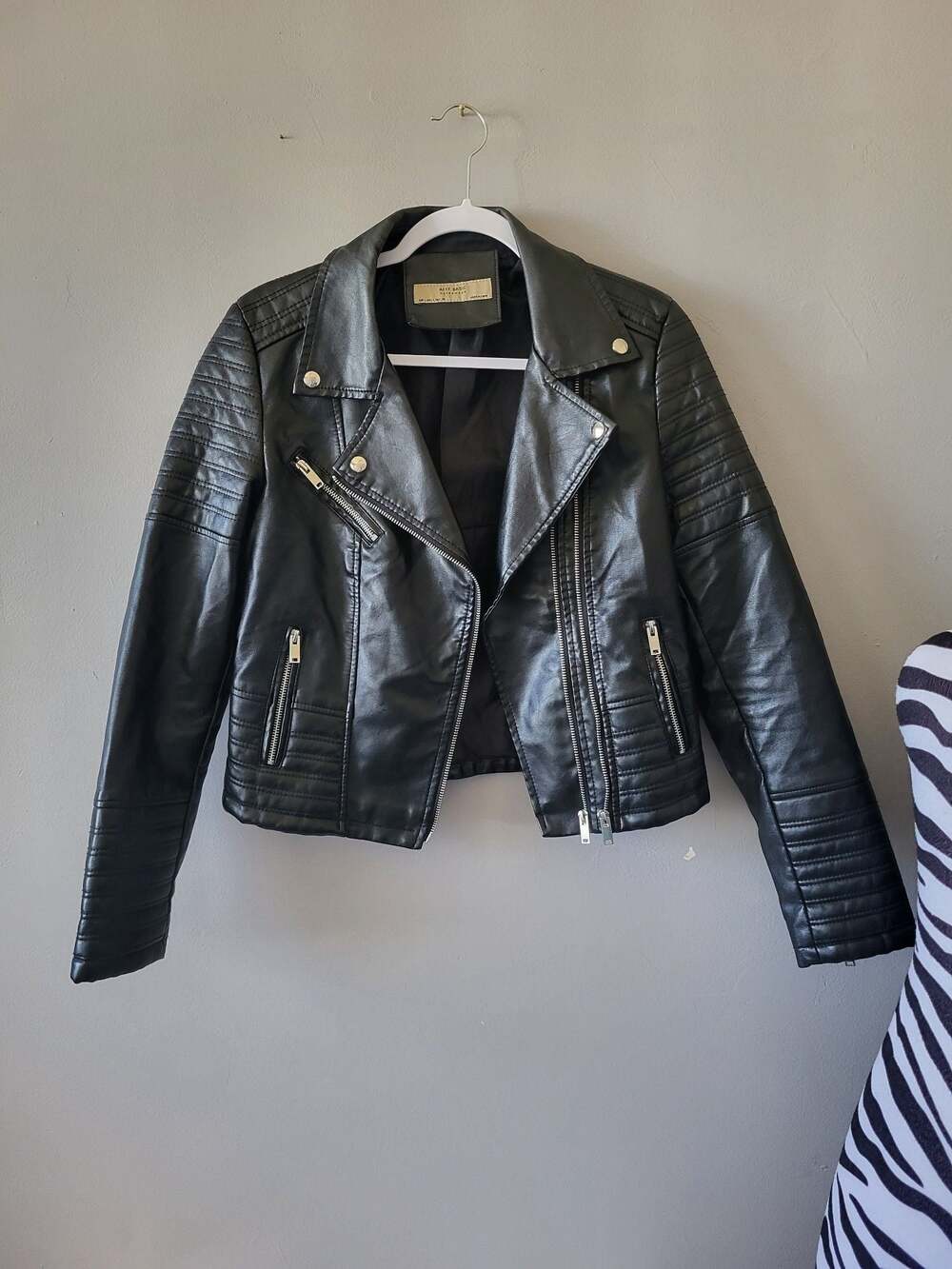 AFTF BASIC Women's Faux Leather Moto Biker Jacket with Quilted Details
